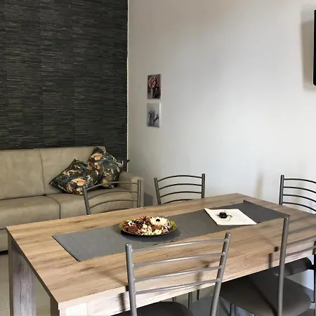 Triqora فيلة مارينا دي راغوزا