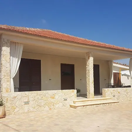 فيلة Triqora مارينا دي راغوزا